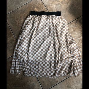 A line chiffon material skirt